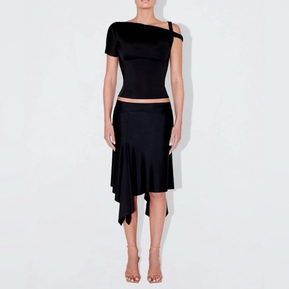 Khy Sleek Stretch Skirt - Picture 2 of 4